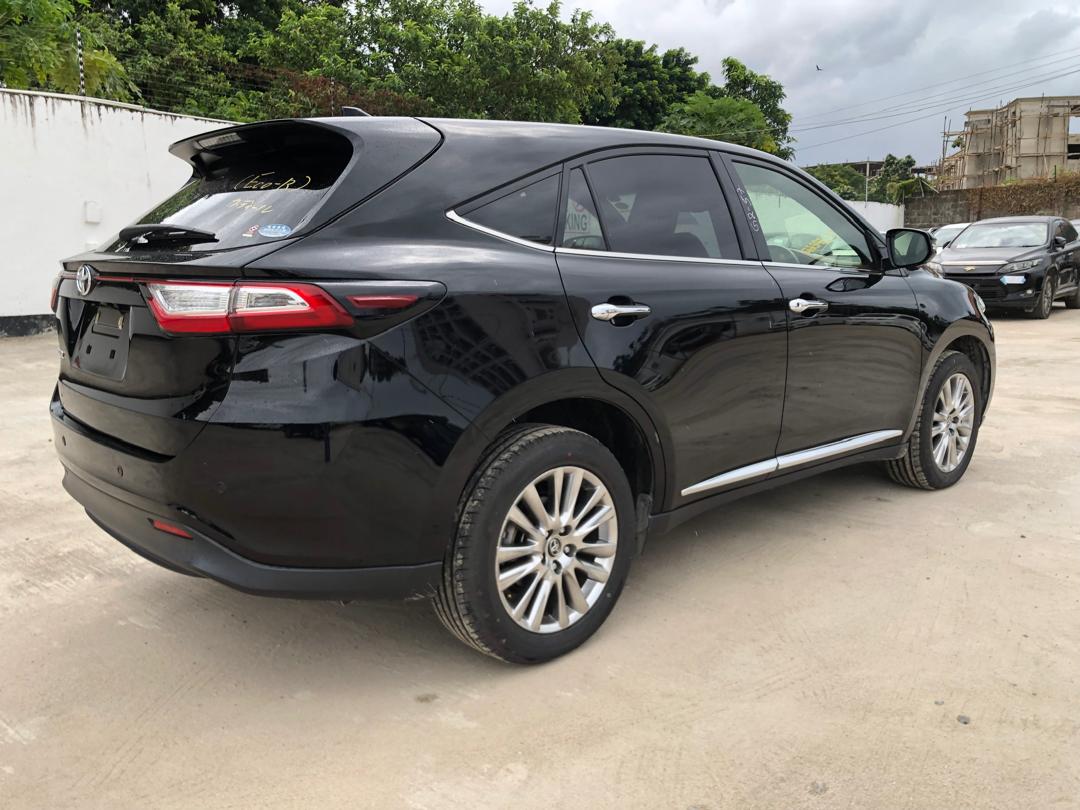 766. Toyota Harrier Premium 2018