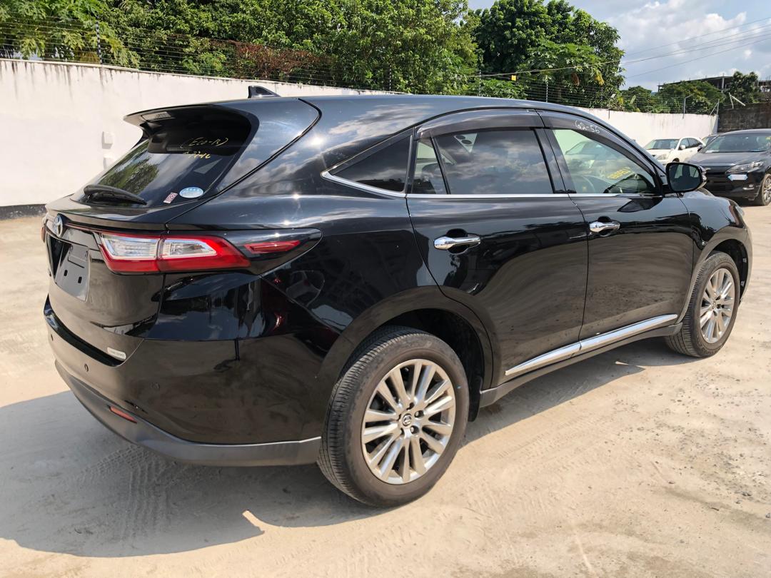 765. Toyota Harrier Premium 2019