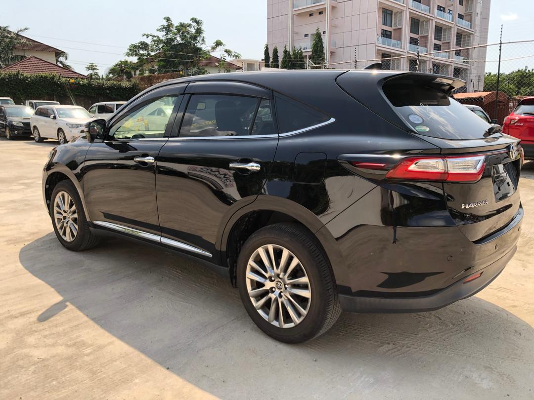 765. Toyota Harrier Premium 2019