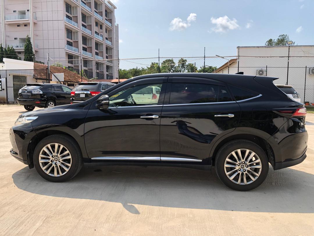 765. Toyota Harrier Premium 2019