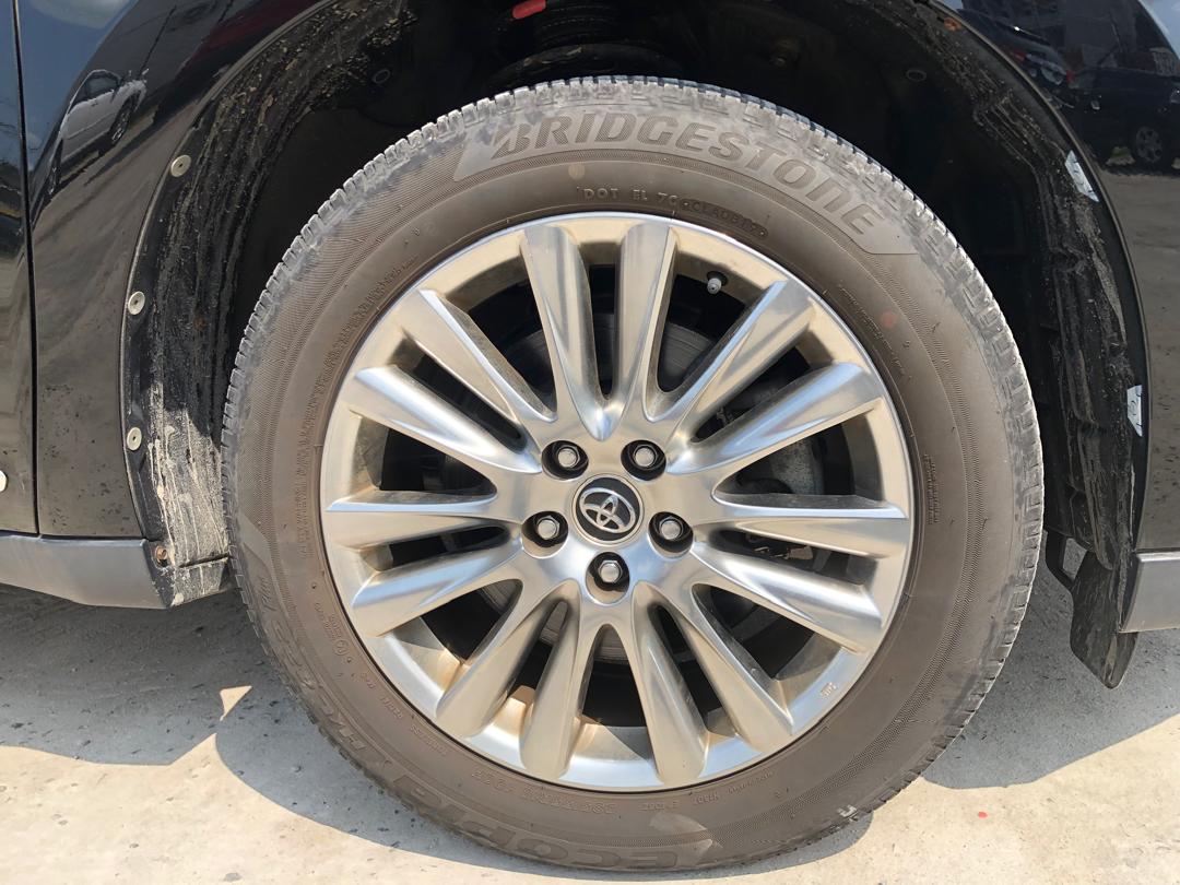 765. Toyota Harrier Premium 2019