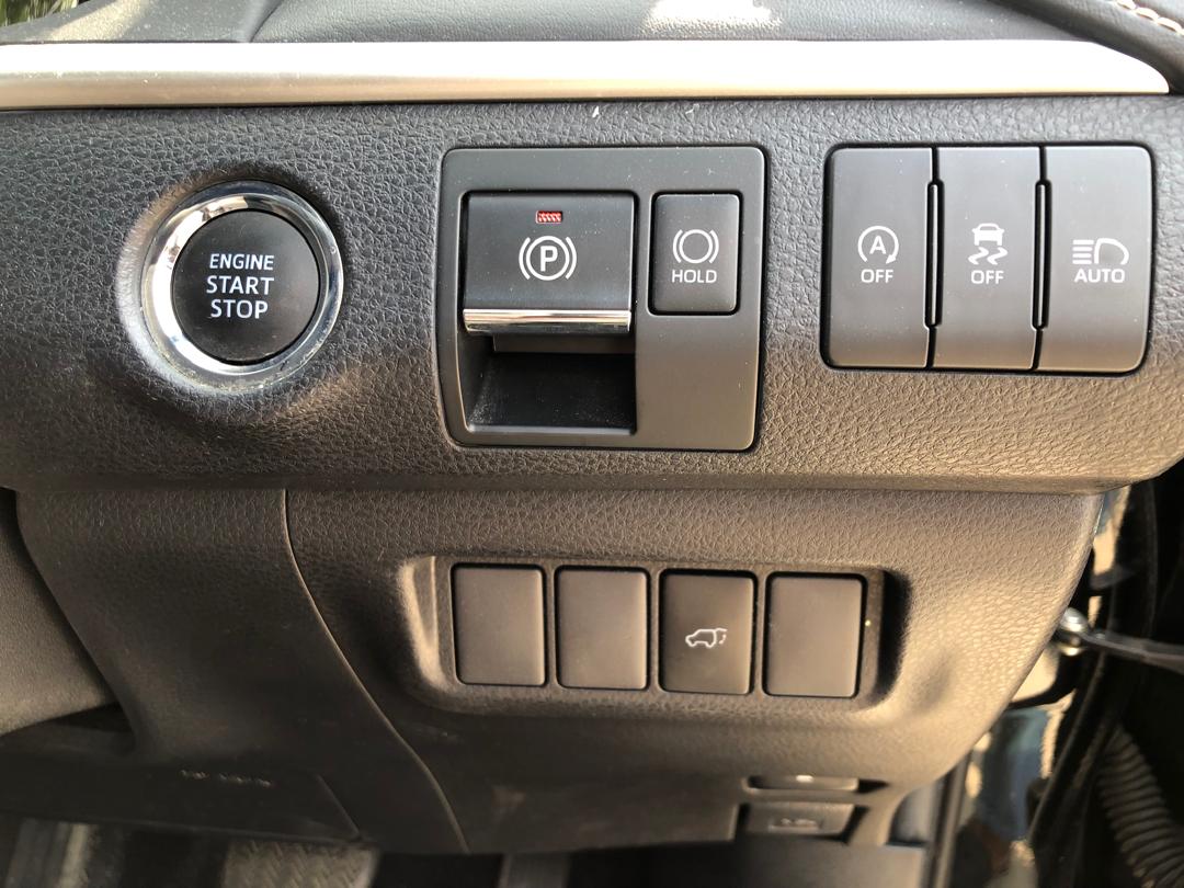 765. Toyota Harrier Premium 2019