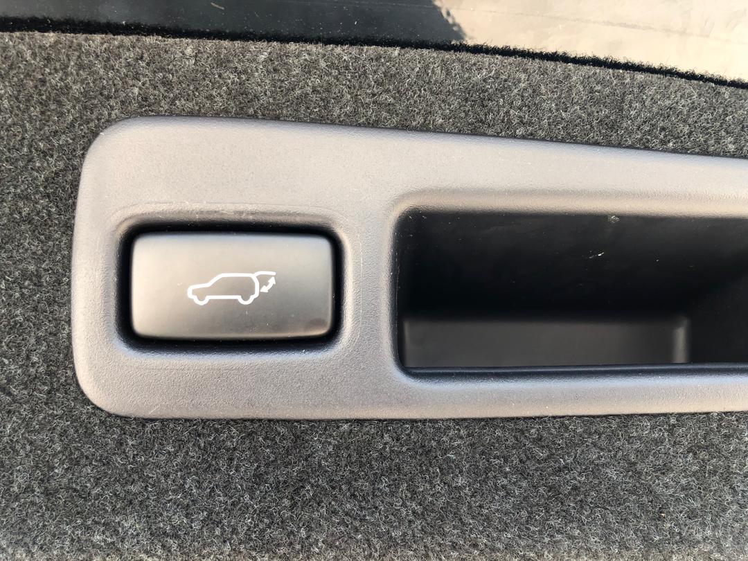 765. Toyota Harrier Premium 2019