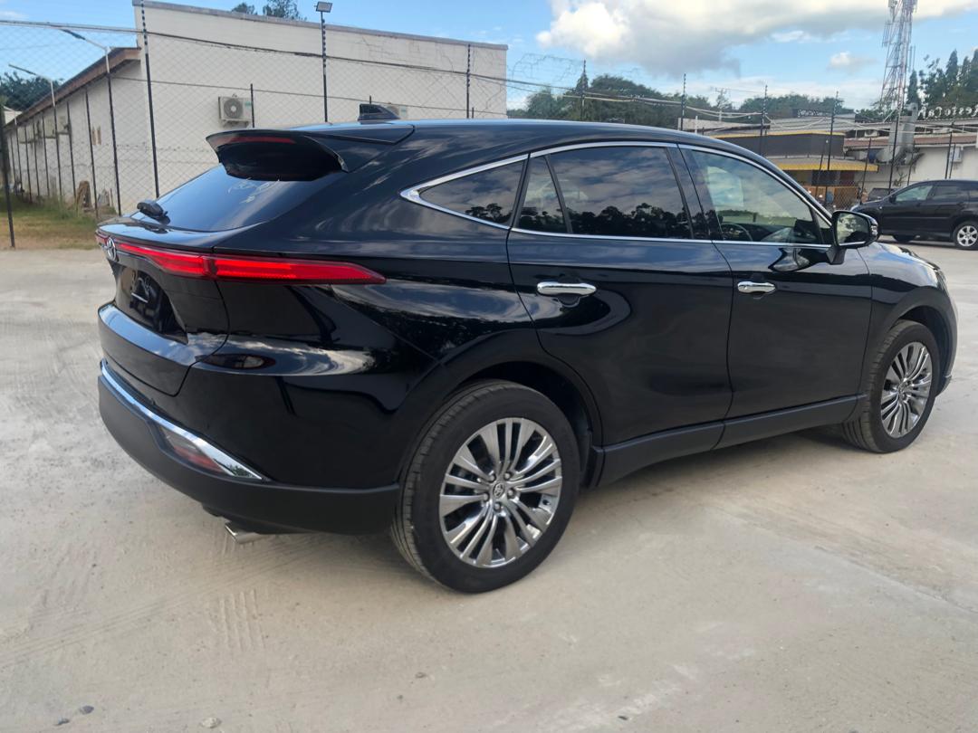 817. Toyota Harrier Z 2020
