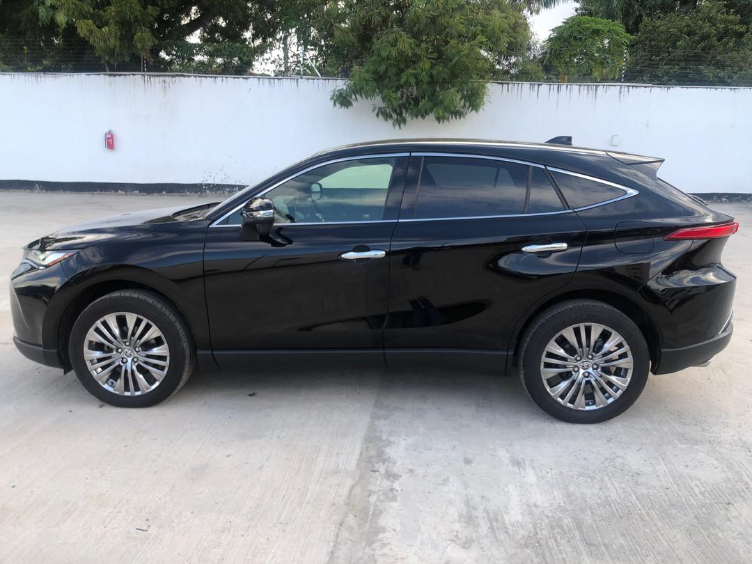817. Toyota Harrier Z 2020