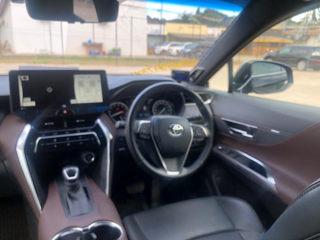 817. Toyota Harrier Z 2020
