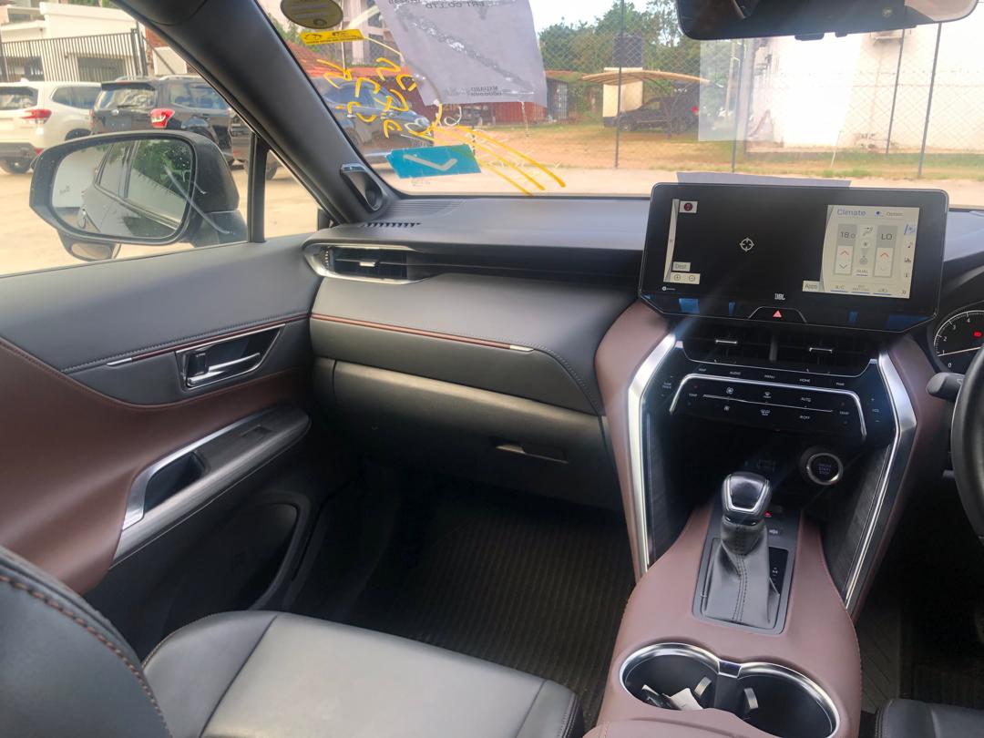 817. Toyota Harrier Z 2020