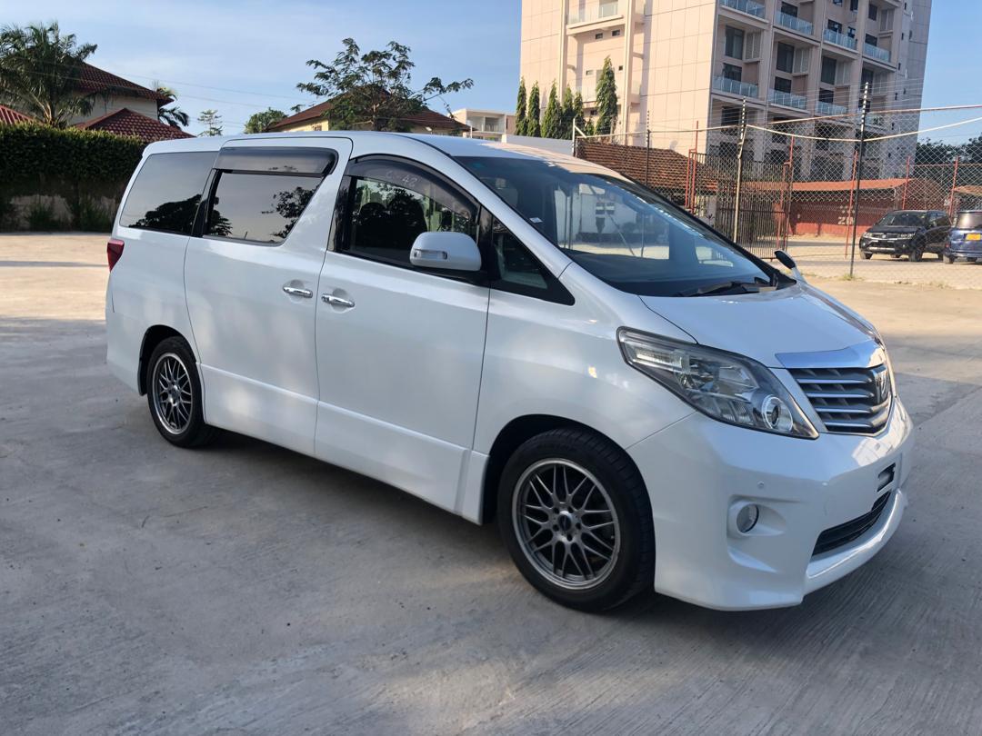 822. Toyota Alphard 240S 2008