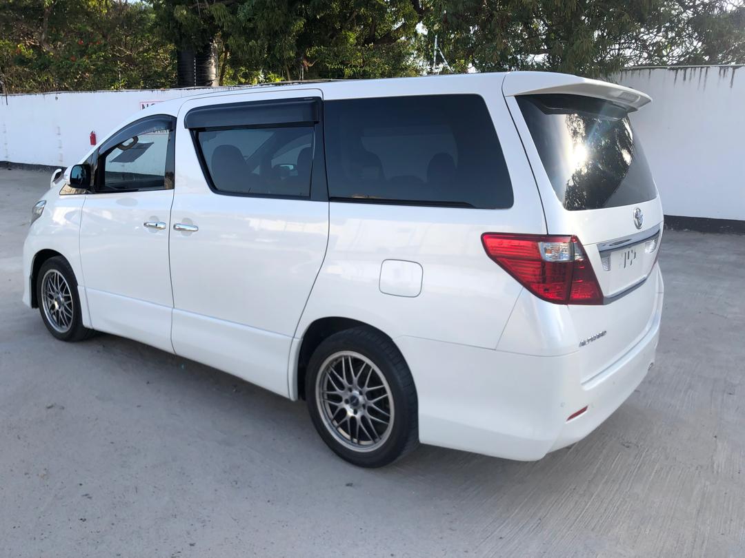 822. Toyota Alphard 240S 2008
