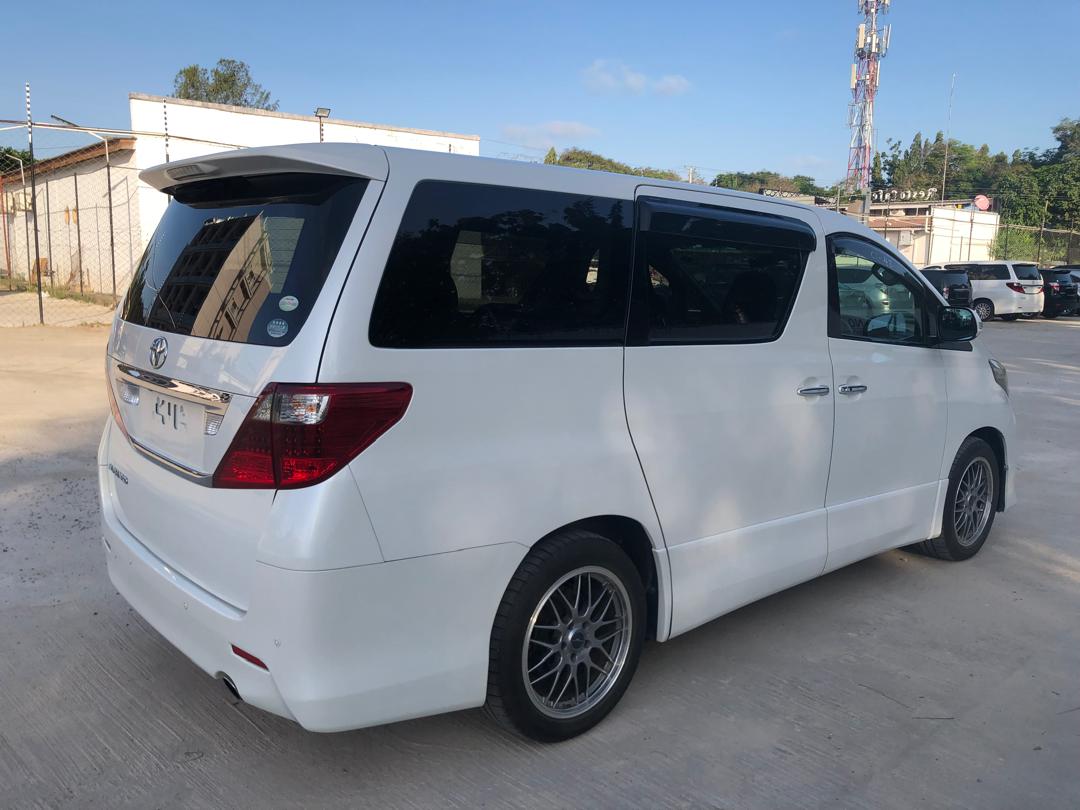 822. Toyota Alphard 240S 2008