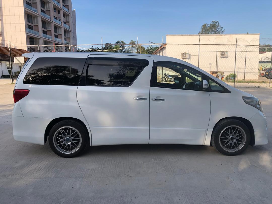 822. Toyota Alphard 240S 2008
