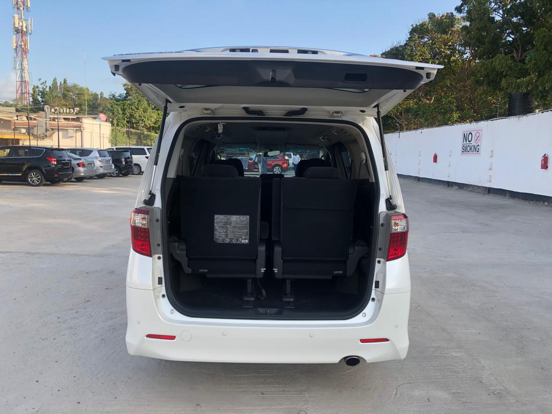 822. Toyota Alphard 240S 2008
