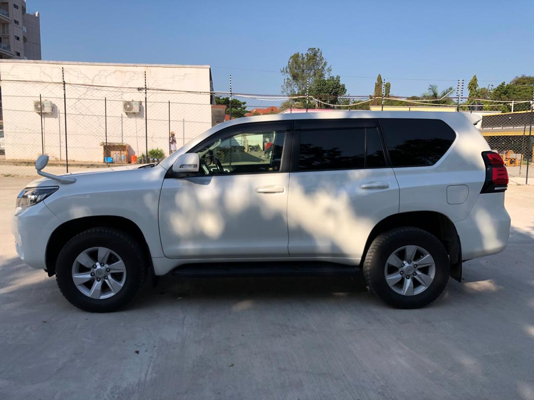 843. TOYOTA LAND CRUSIER PRADO TX 2020