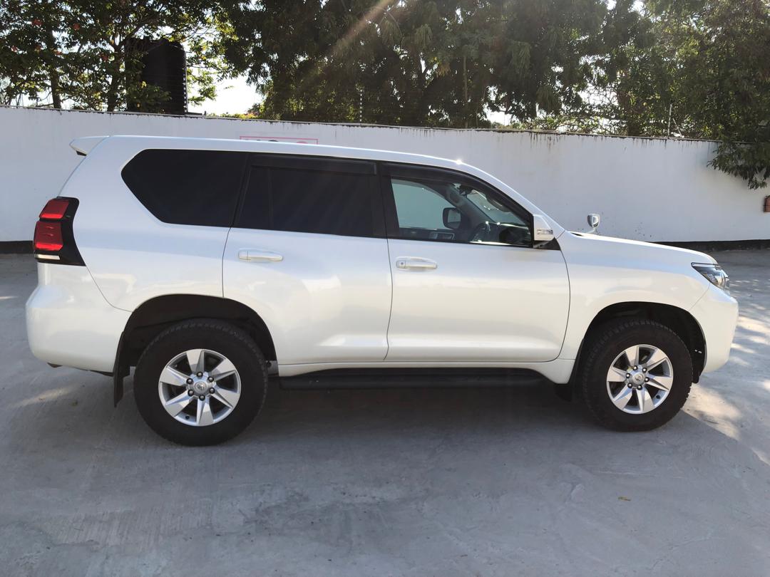 843. TOYOTA LAND CRUSIER PRADO TX 2020