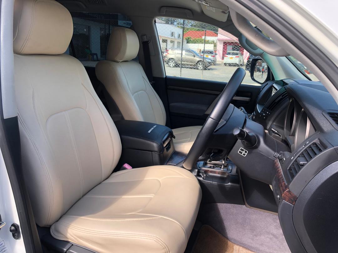 841 TOYOTA LAND CRUISER AX 2008