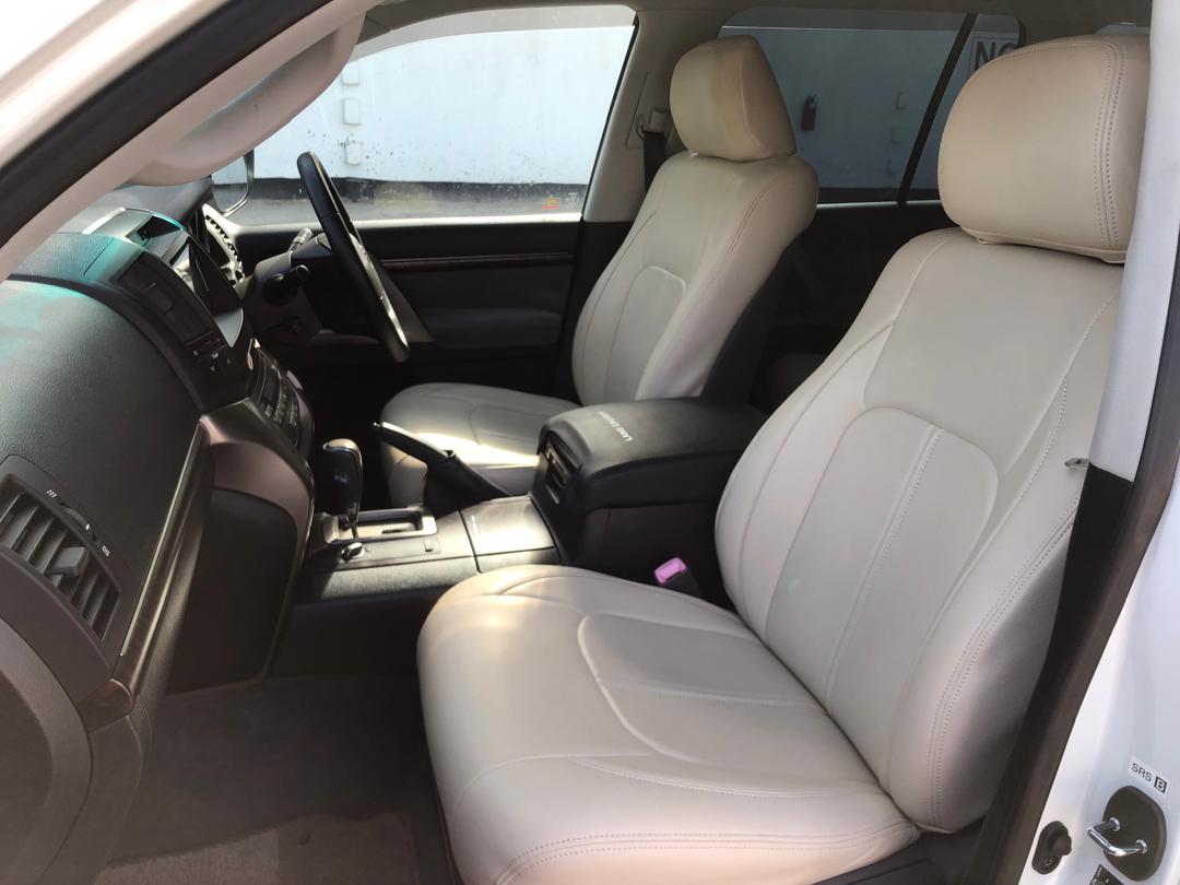 841 TOYOTA LAND CRUISER AX 2008