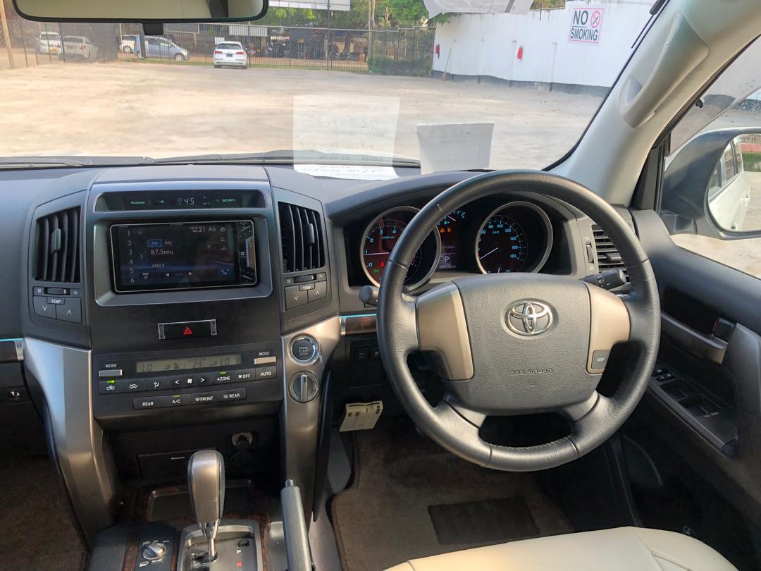 841 TOYOTA LAND CRUISER AX 2008