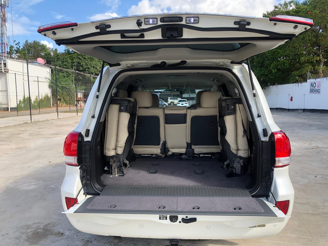 841 TOYOTA LAND CRUISER AX 2008