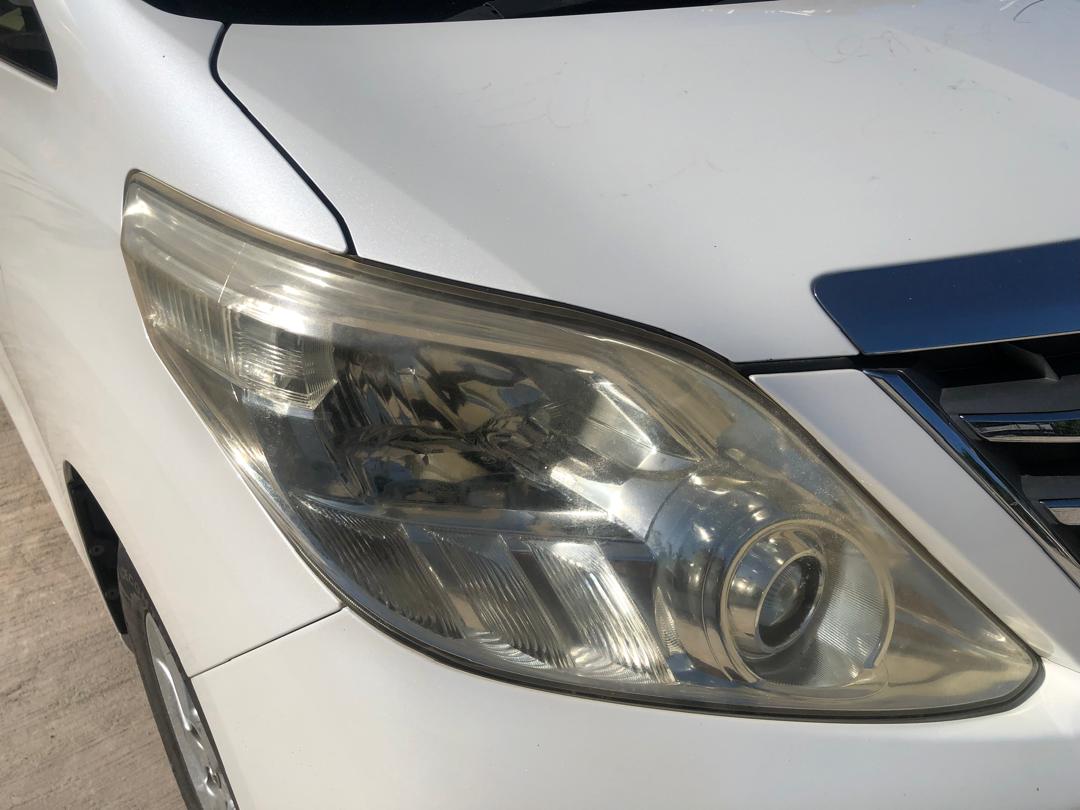 820. Toyota Alphard 240X 2012
