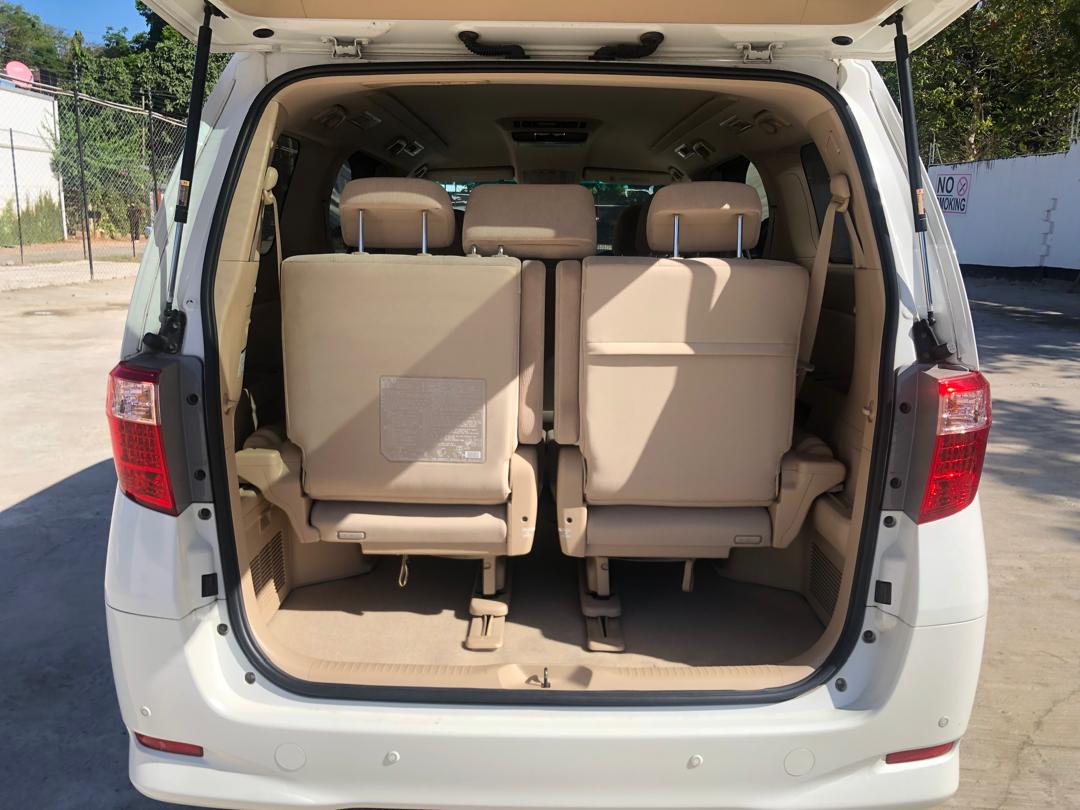 820. Toyota Alphard 240X 2012
