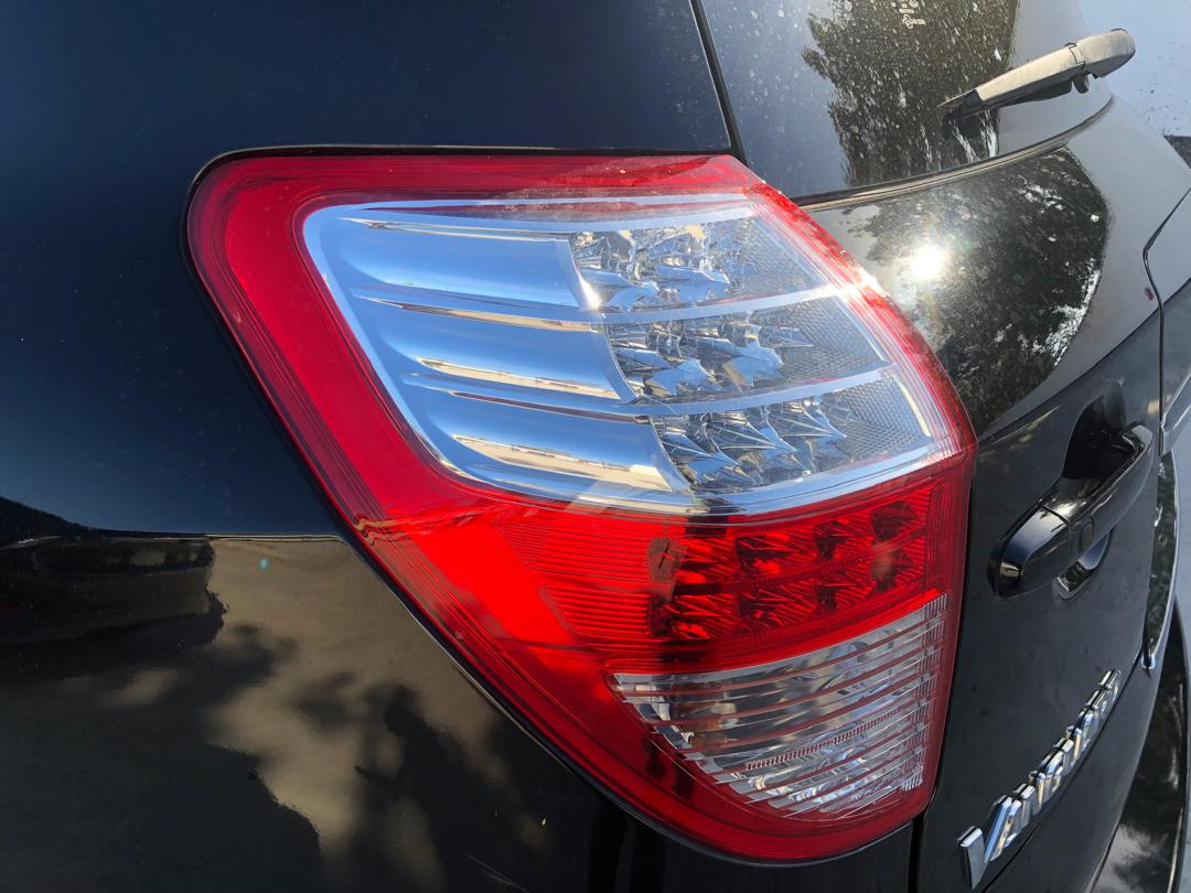 828. Toyota Vanguard 240S 2009