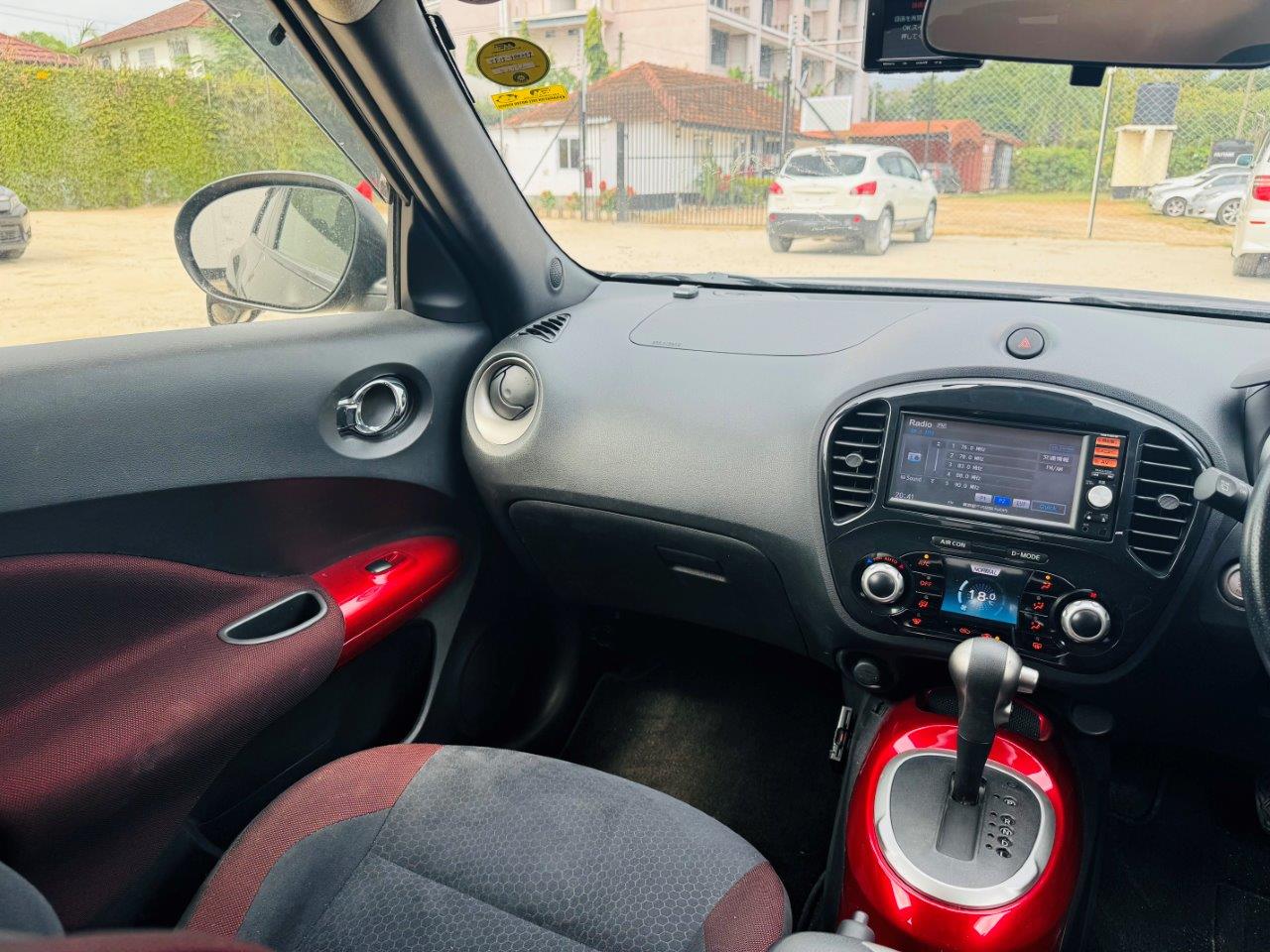 594 Nissan Juke 15RX Personalize package 2013