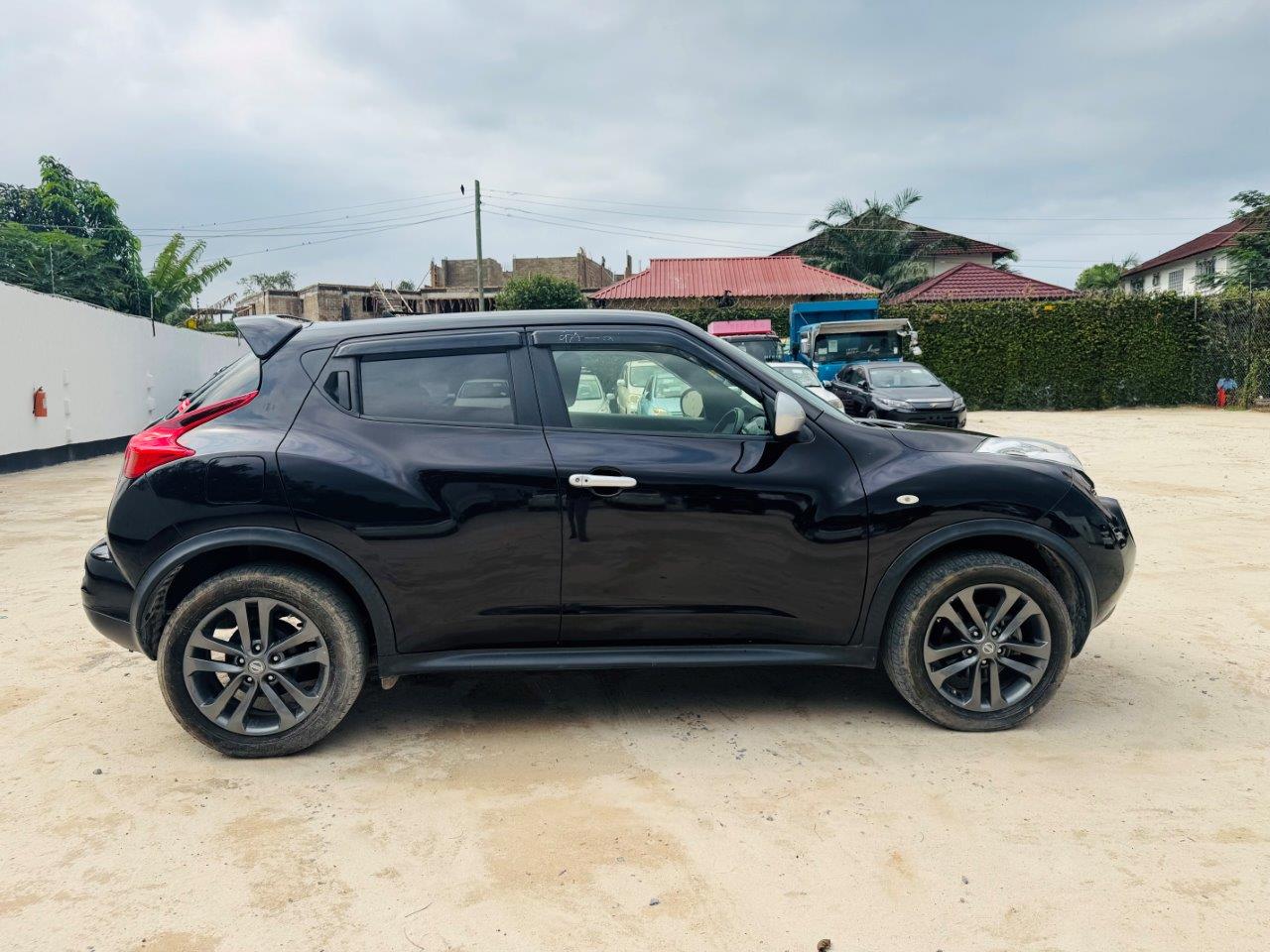 594 Nissan Juke 15RX Personalize package 2013