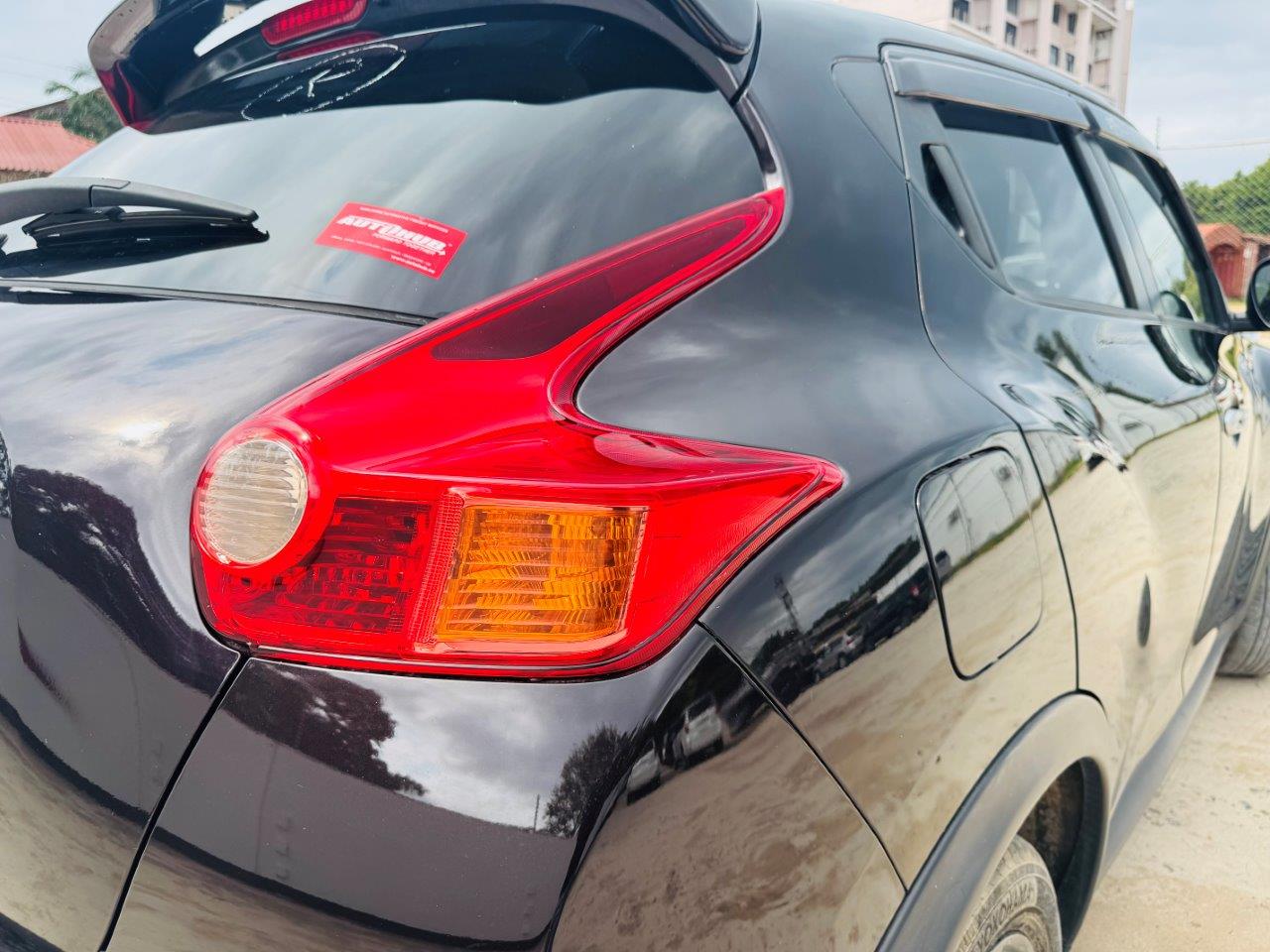594 Nissan Juke 15RX Personalize package 2013