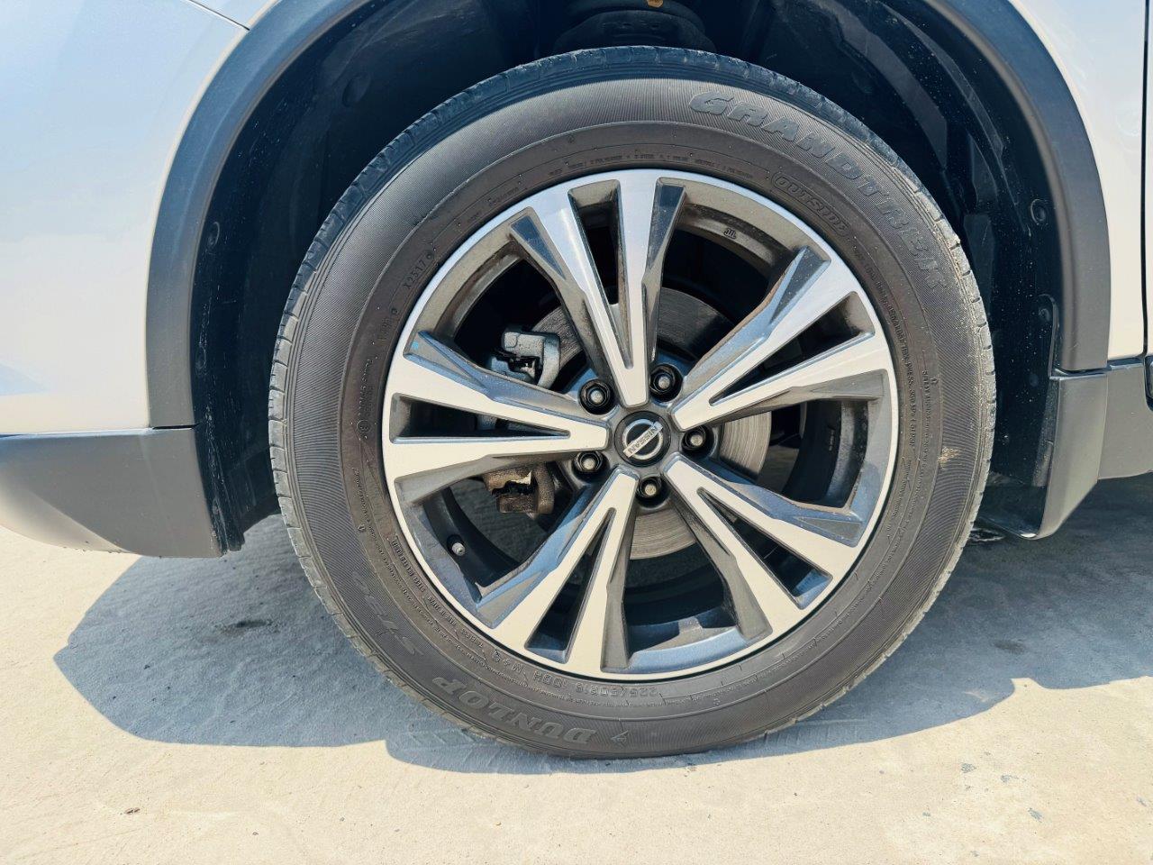 609. Nissan X-Trail 20X 2017