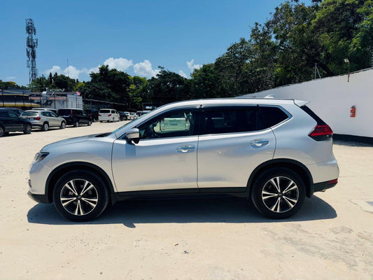609. Nissan X-Trail 20X 2017