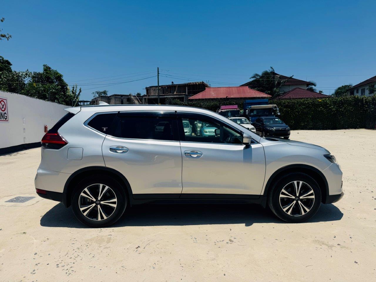 609. Nissan X-Trail 20X 2017