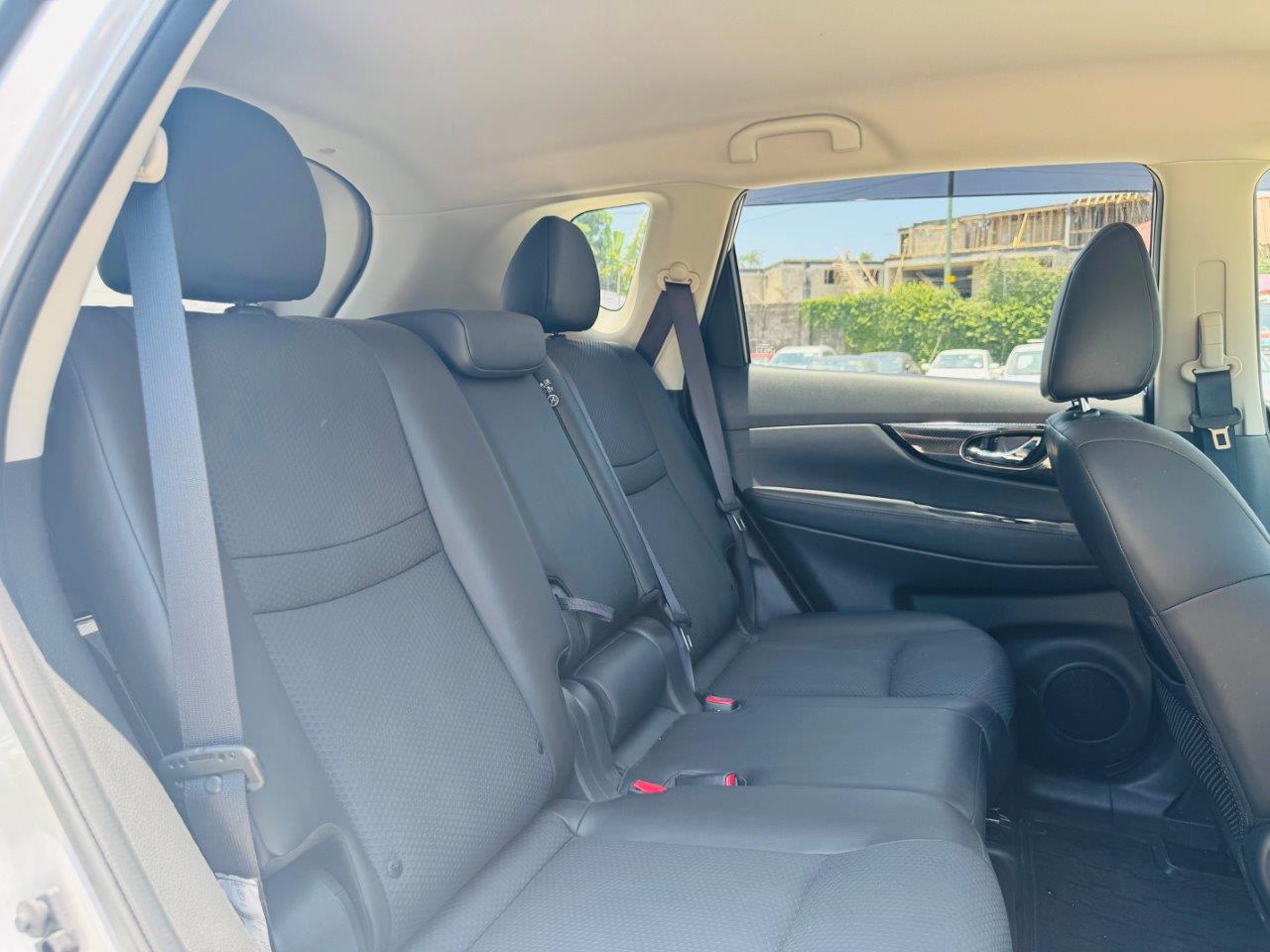 609. Nissan X-Trail 20X 2017