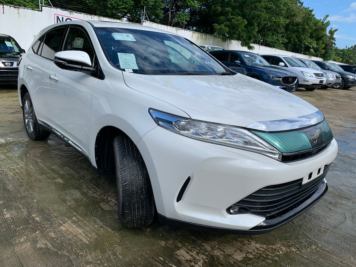 740. Toyota Harrier Premium 2019