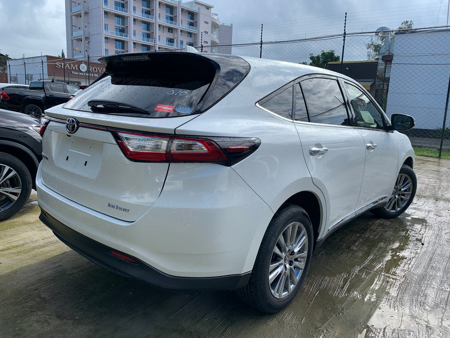 740. Toyota Harrier Premium 2019