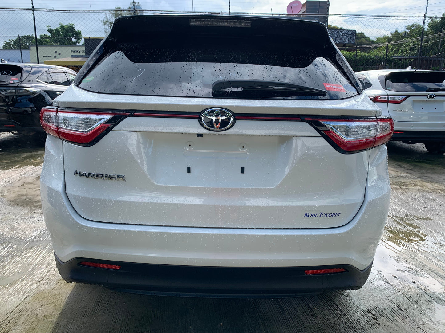 740. Toyota Harrier Premium 2019