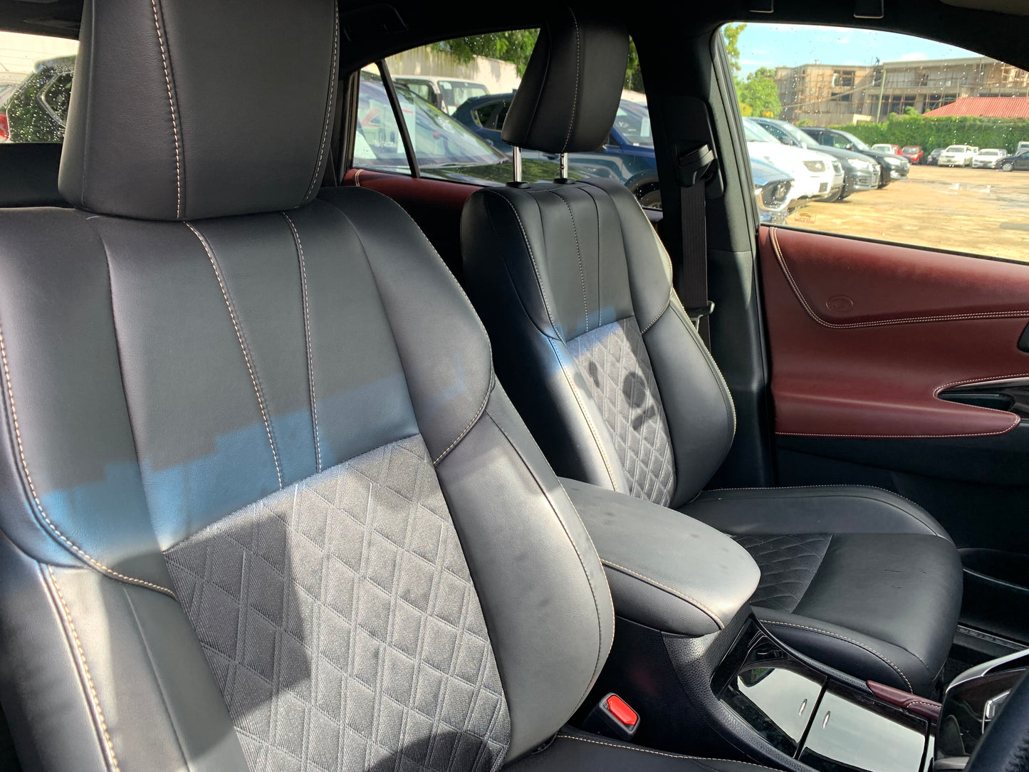 740. Toyota Harrier Premium 2019