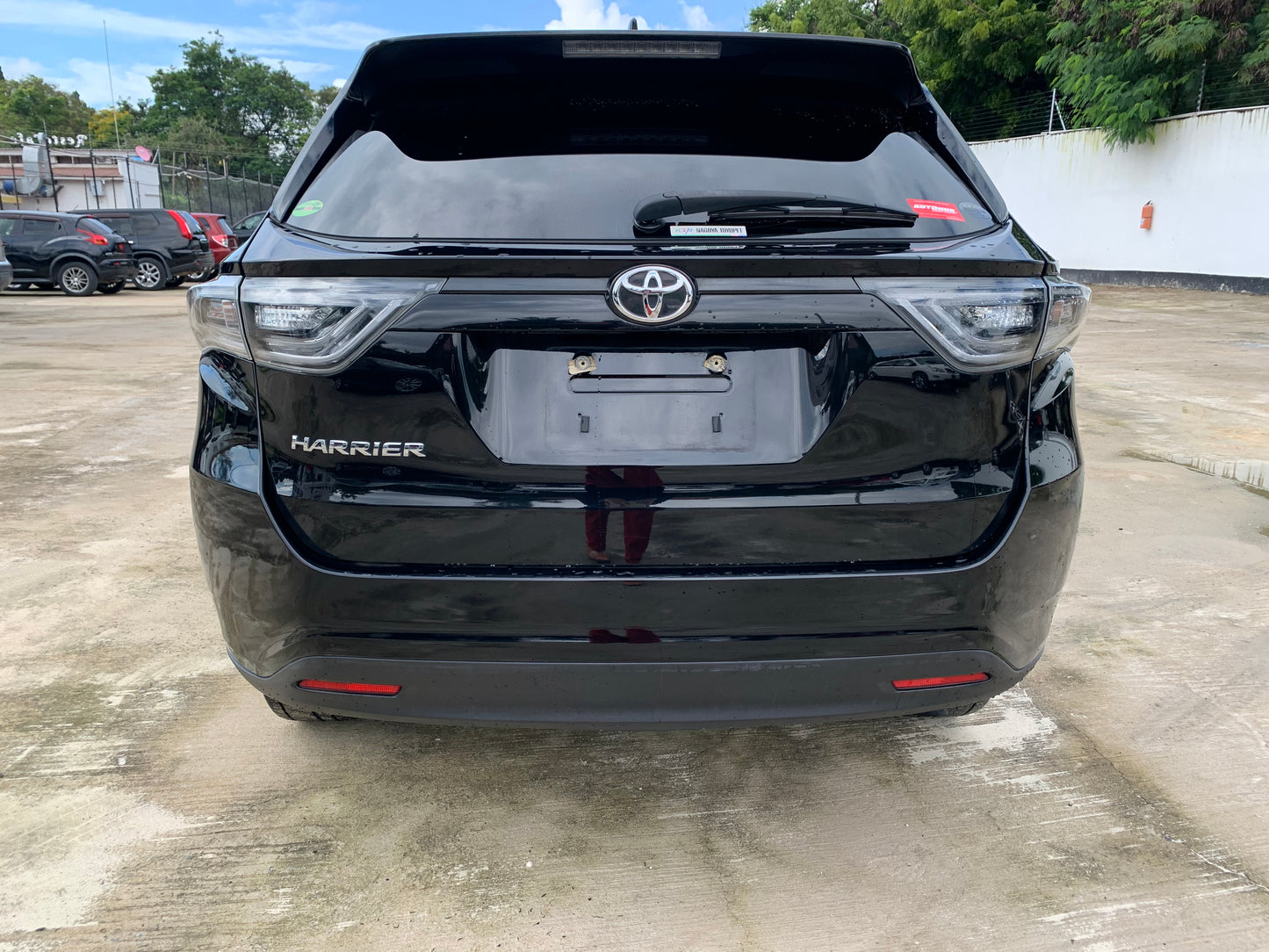 714. Toyota Harrier Premium 2014