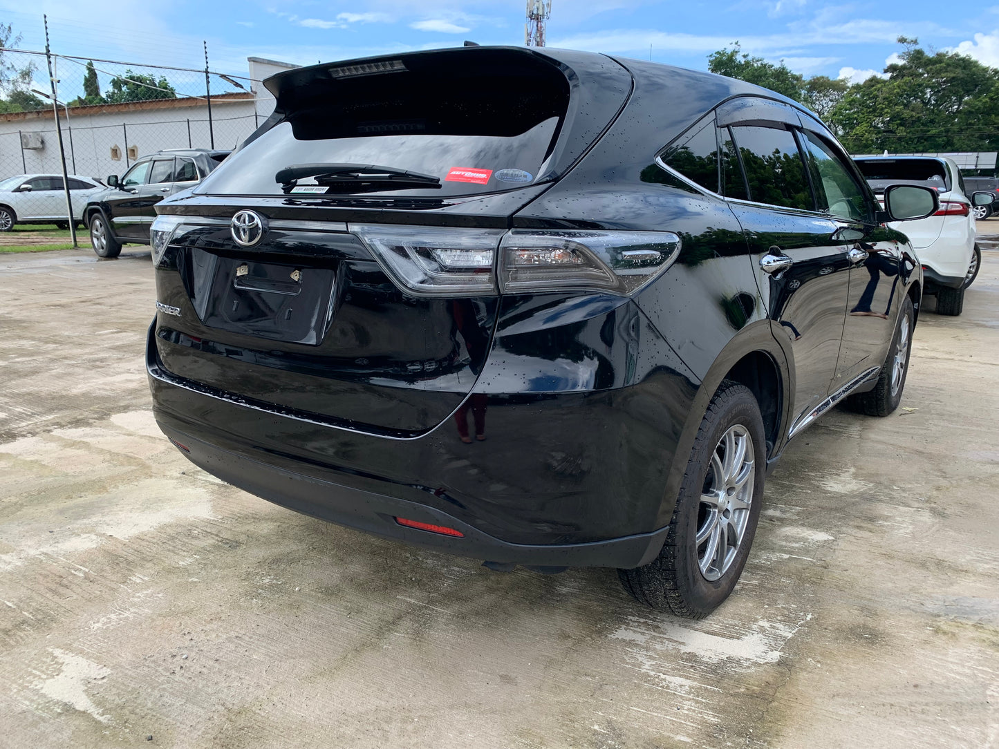 714. Toyota Harrier Premium 2014
