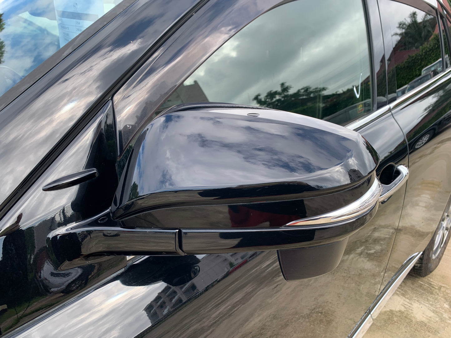 714. Toyota Harrier Premium 2014