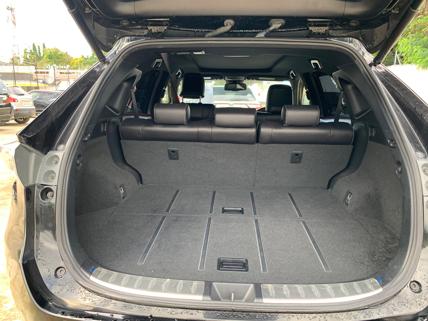 714. Toyota Harrier Premium 2014