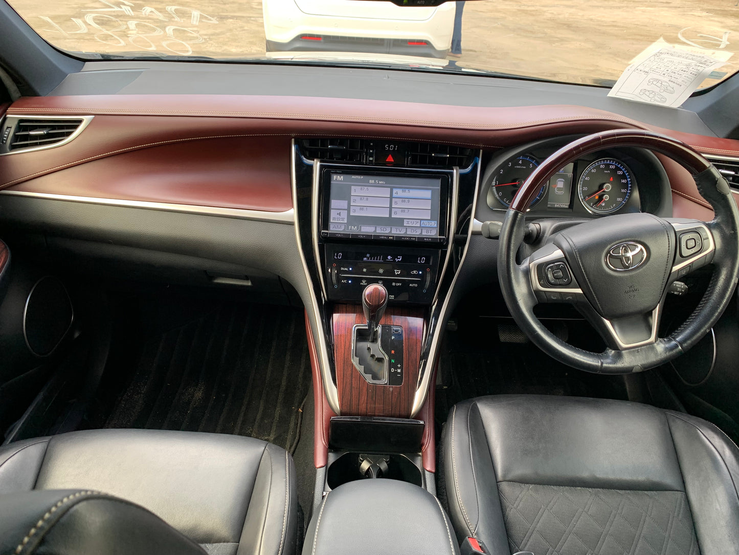 714. Toyota Harrier Premium 2014