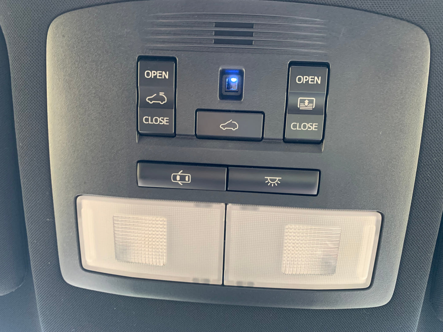 714. Toyota Harrier Premium 2014
