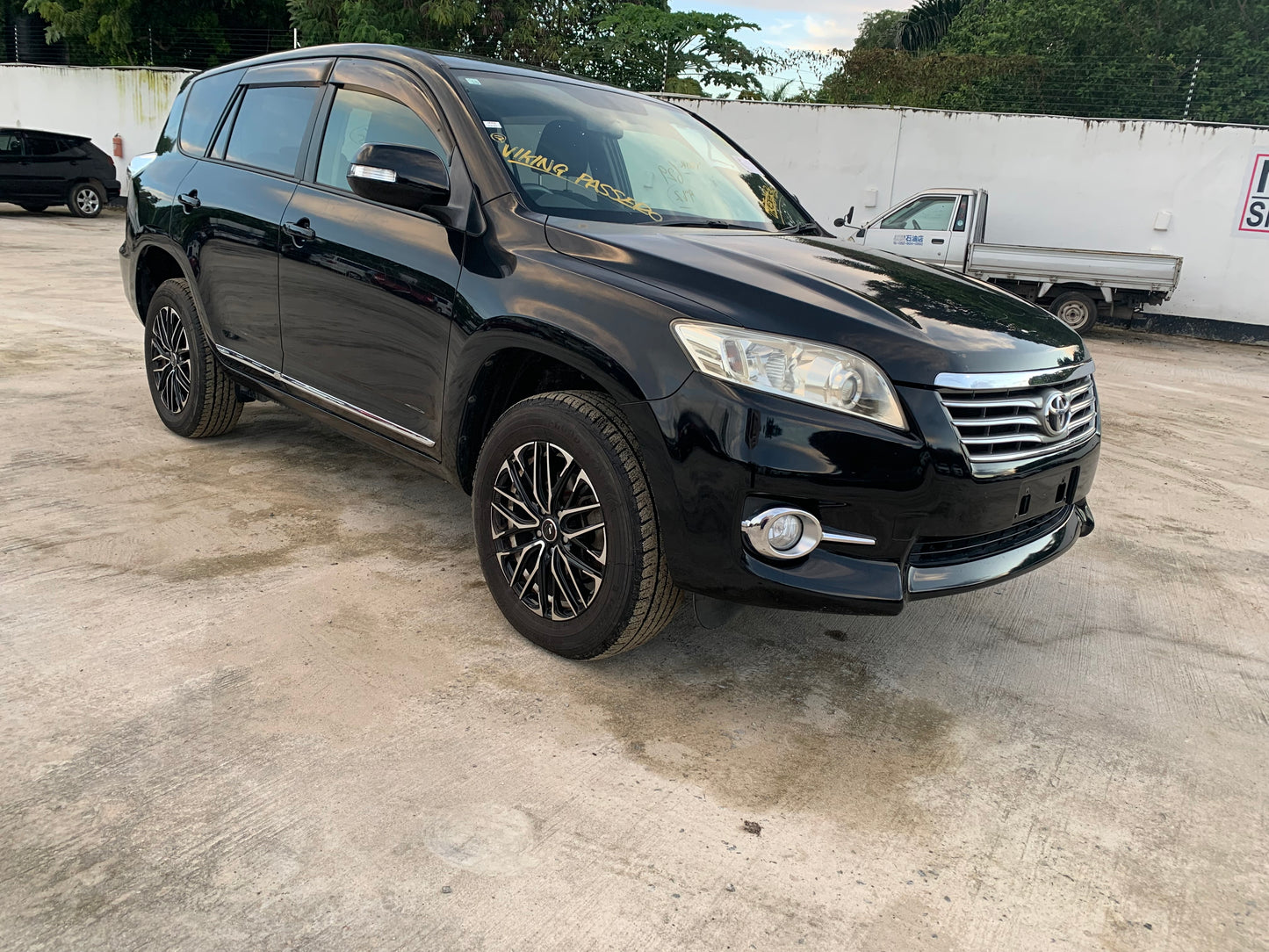 734 Toyota Vanguard 240S 2012