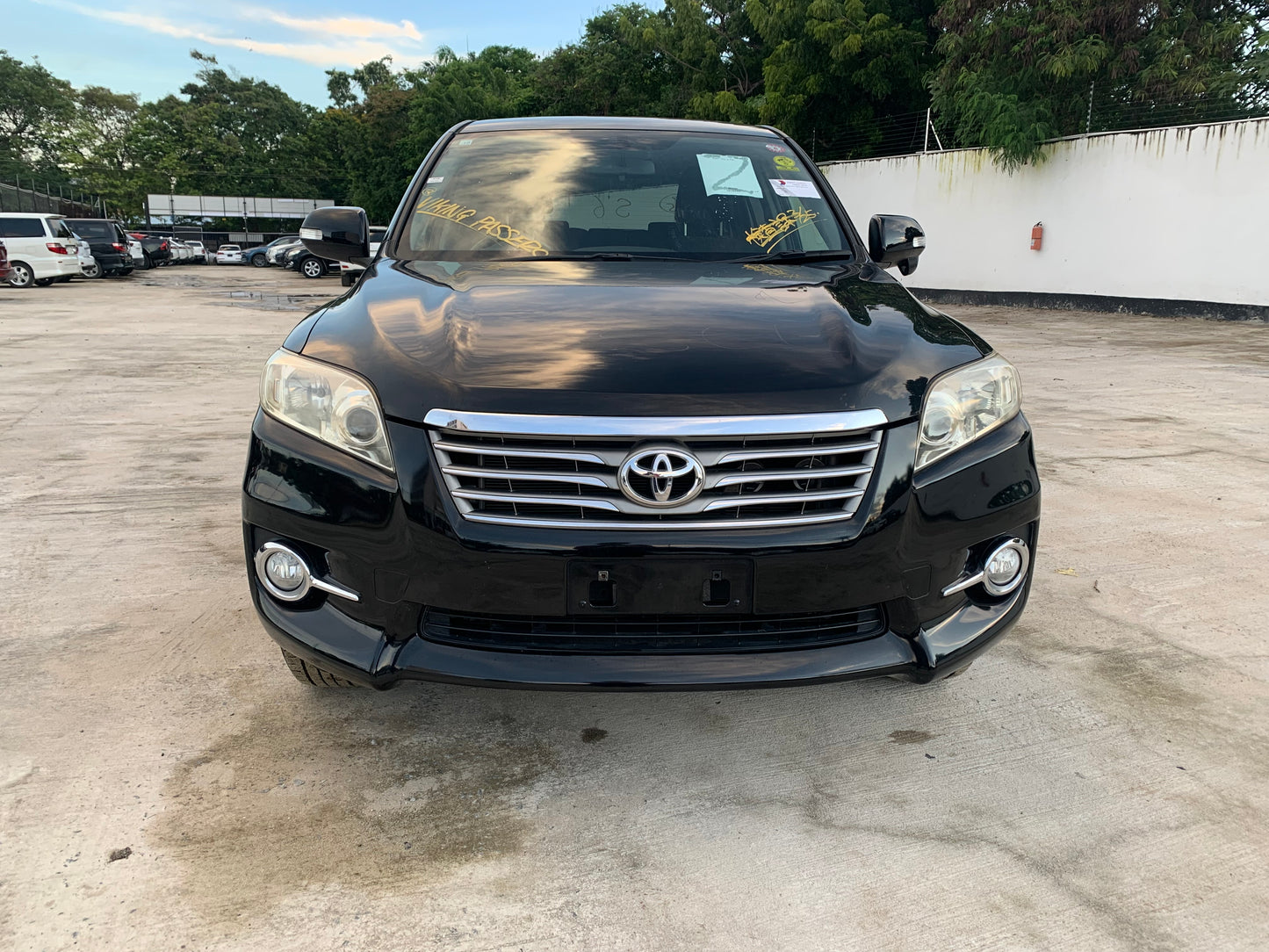 734 Toyota Vanguard 240S 2012