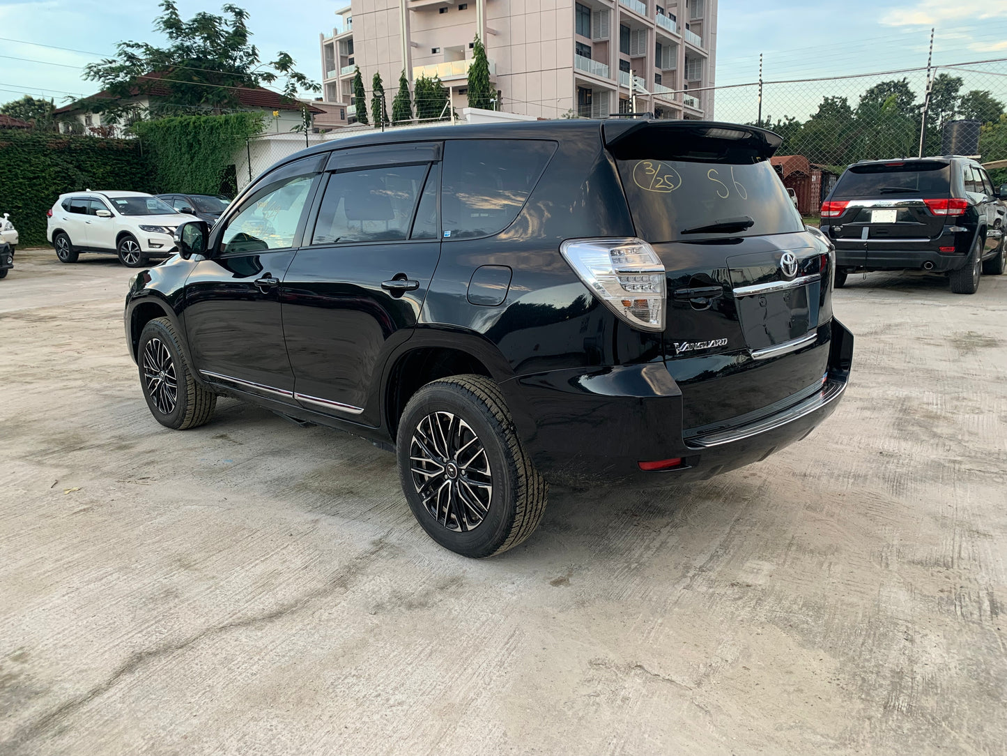 734 Toyota Vanguard 240S 2012