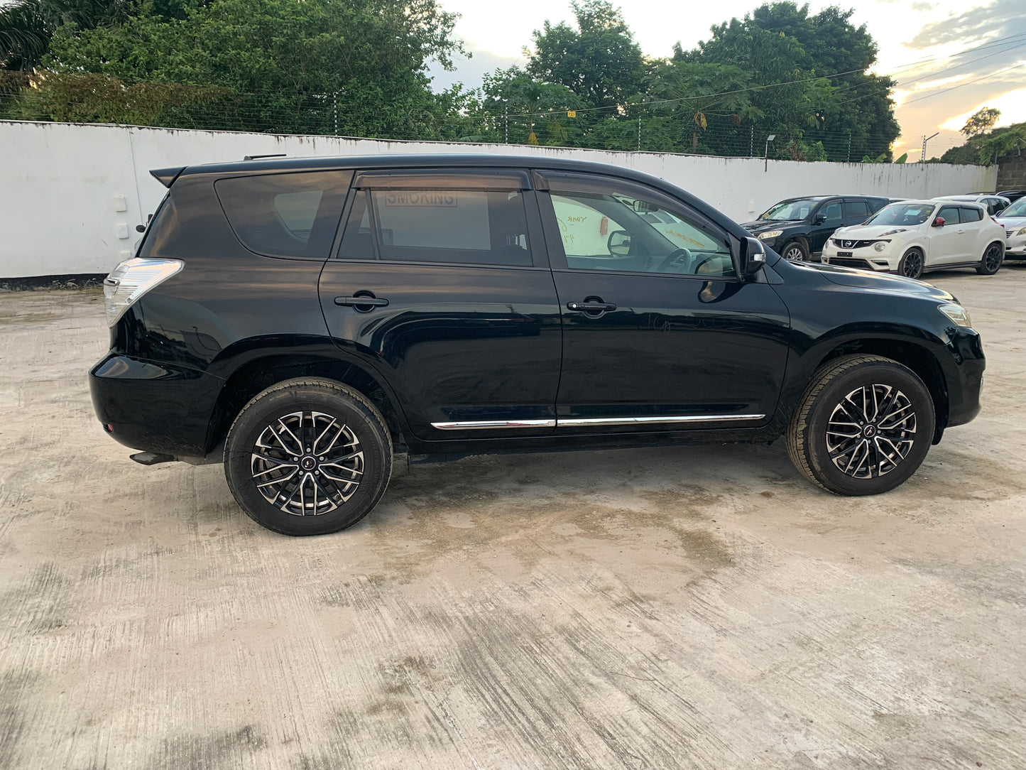 734 Toyota Vanguard 240S 2012