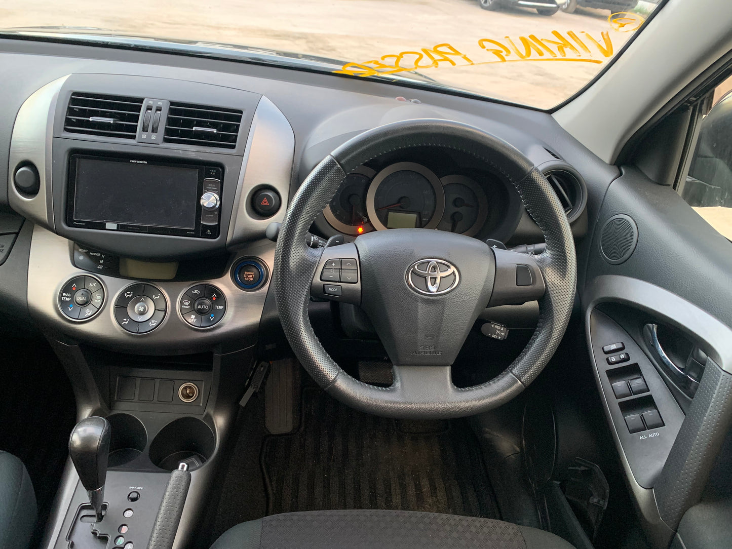 734 Toyota Vanguard 240S 2012