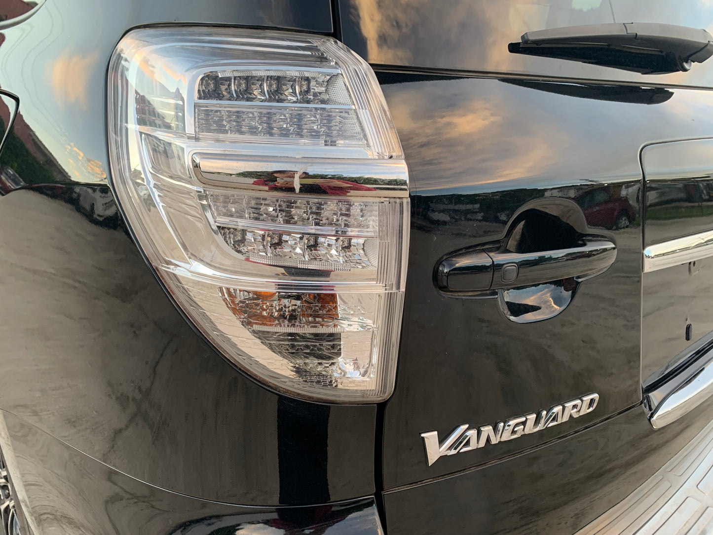 734 Toyota Vanguard 240S 2012