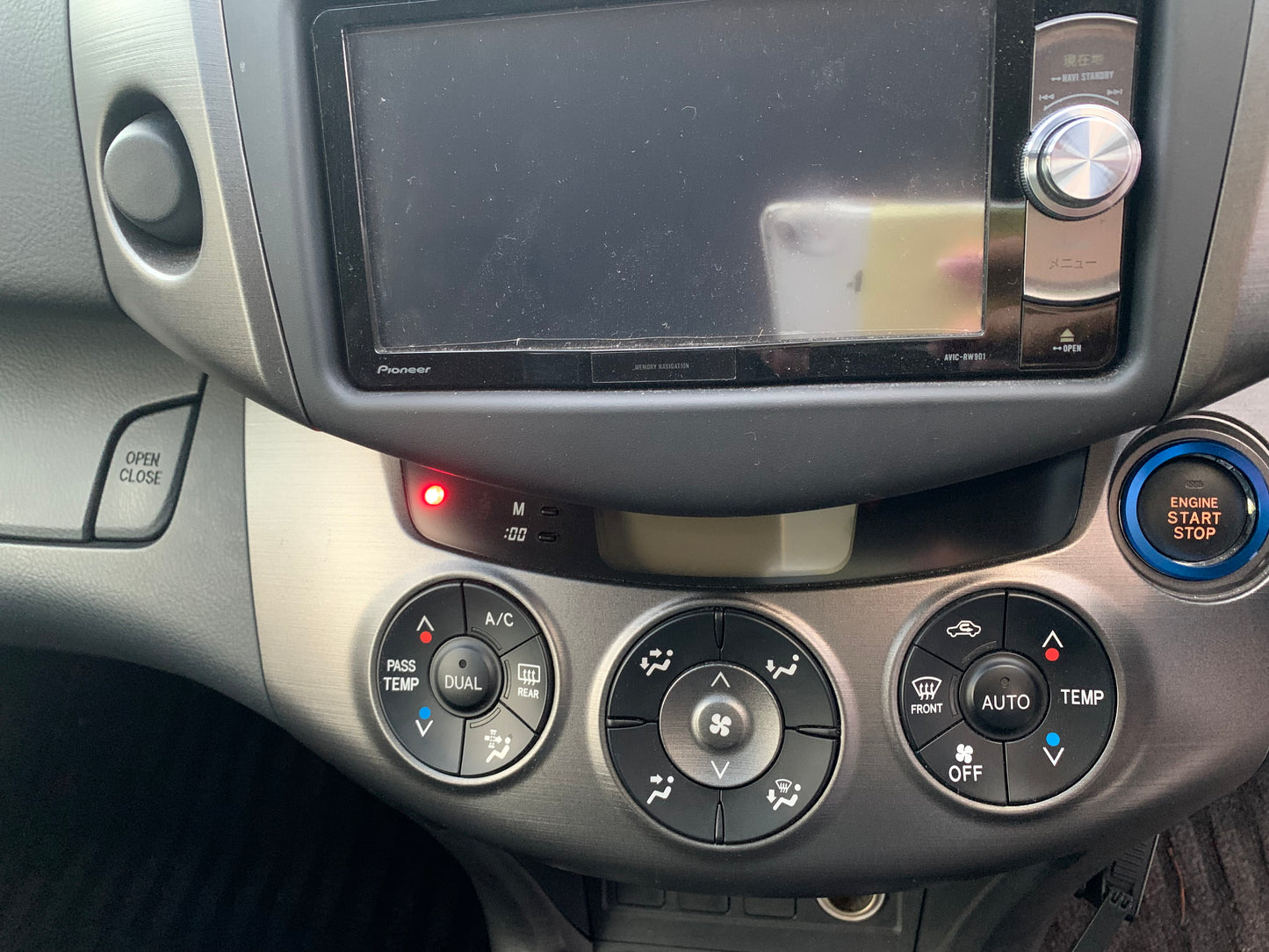 734 Toyota Vanguard 240S 2012