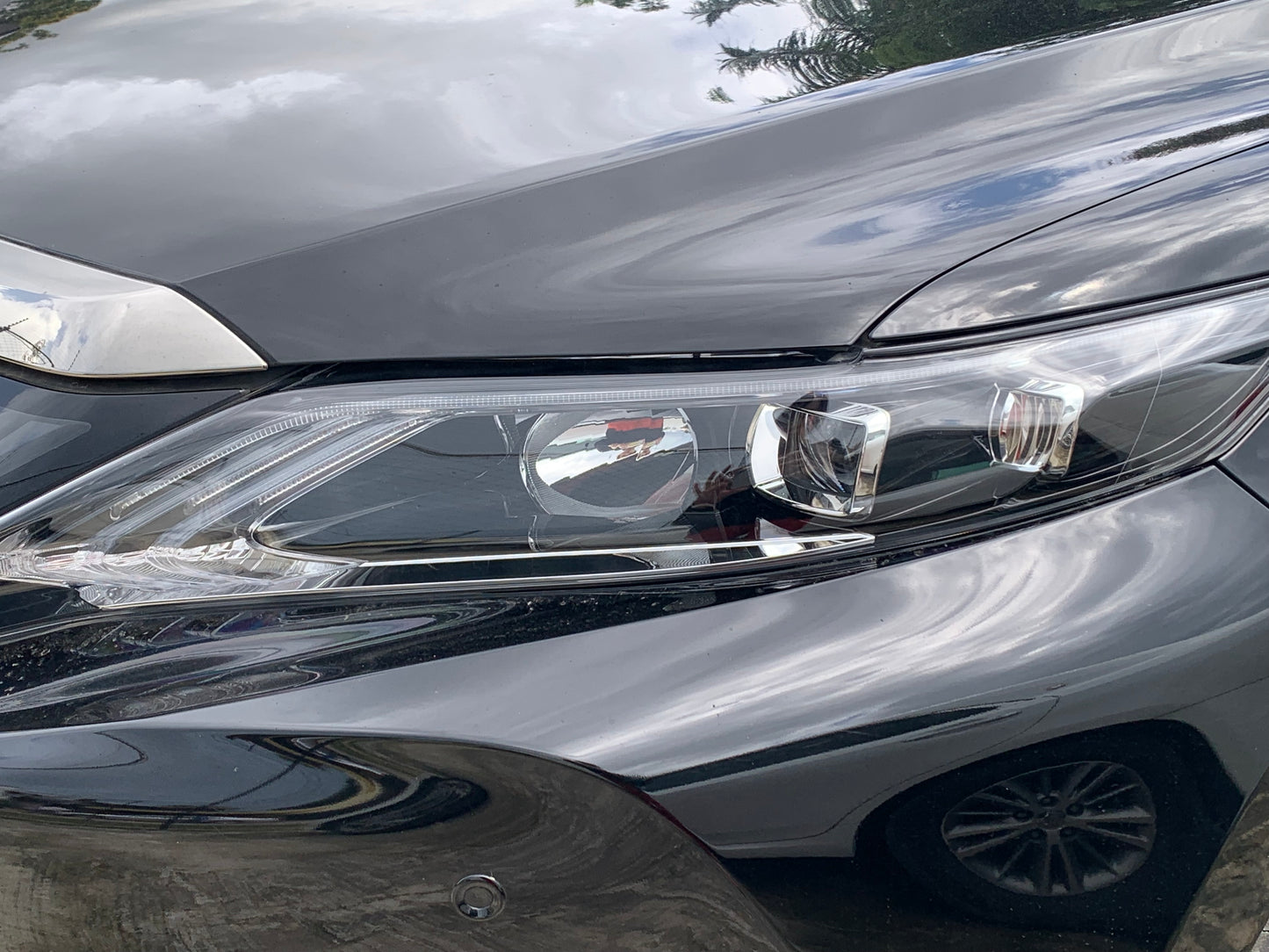 739. Toyota Harrier Premium 2015
